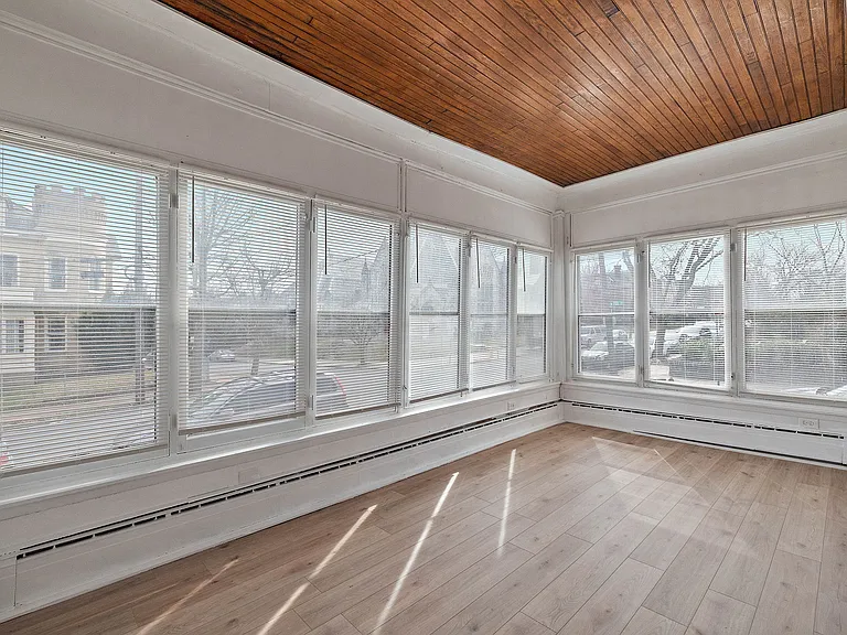 901 N Franklin St #1 — Photo 3