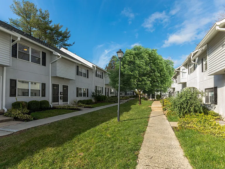 Westgate Village — Photo 17