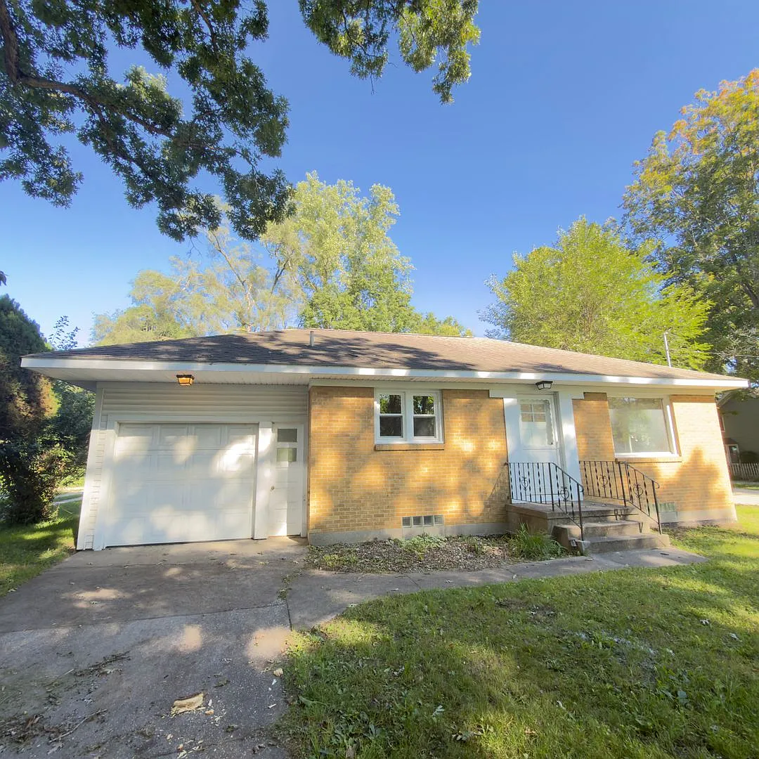 Adorable home across the street from Thornapple River — Photo 1