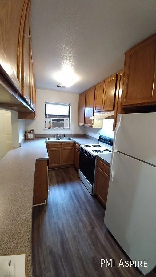 2 Bedroom 1 Bath Apartment in Longmont — Photo 3