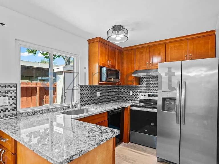 4880 Saginaw Cir — Photo 11