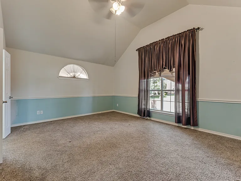 1706 Humbolt Dr — Photo 15