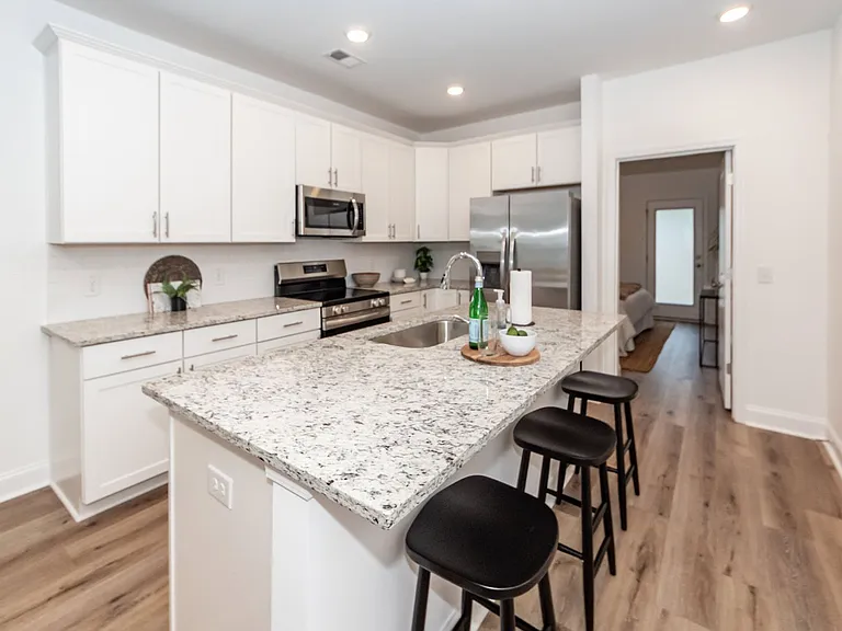 302 Twin Rivers Dr — Photo 13