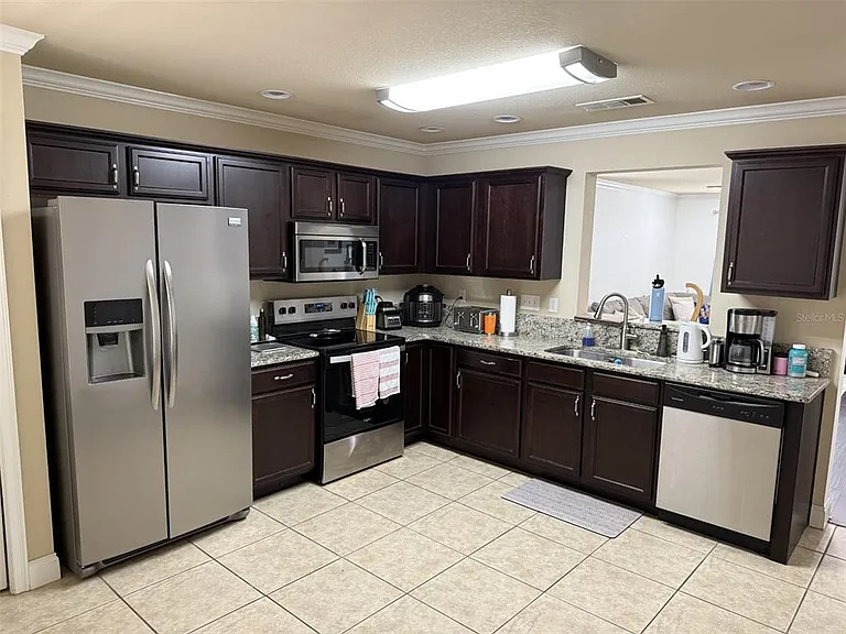 4639 SW 48th Dr #149 — Photo 5