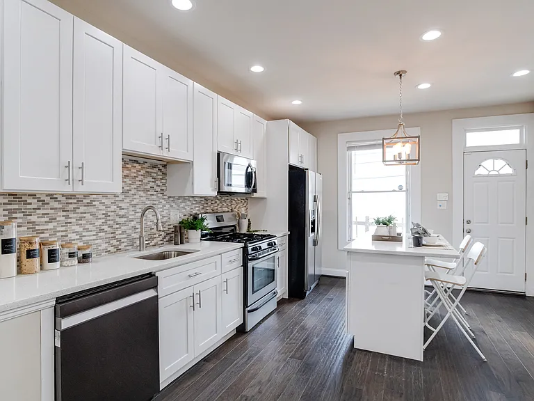 442 N Linwood Ave — Photo 11