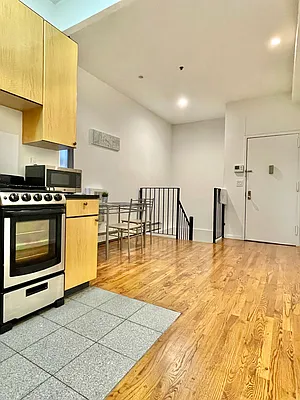 Rented by Avenues Real Estate | media 21