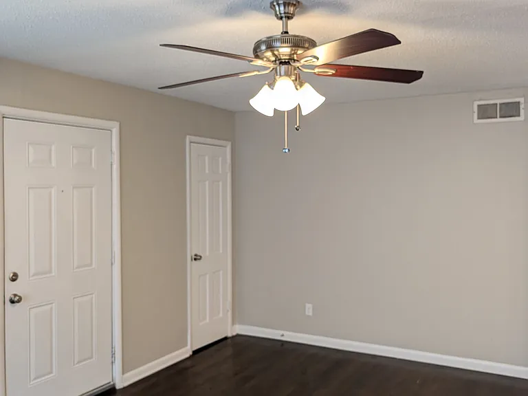1825 Meyers Pl — Photo 16