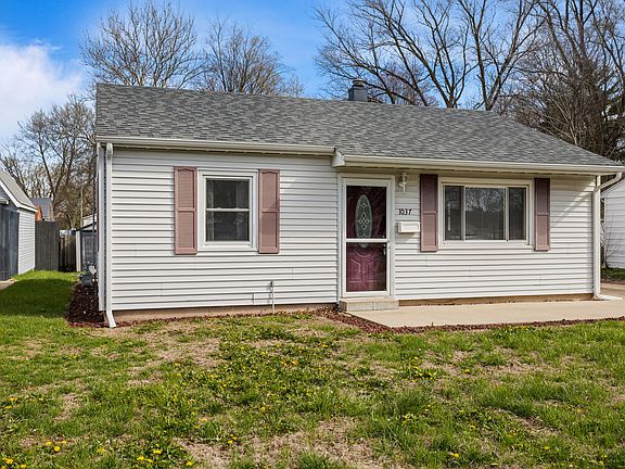 3rd image of 1037 Bel Aire Dr