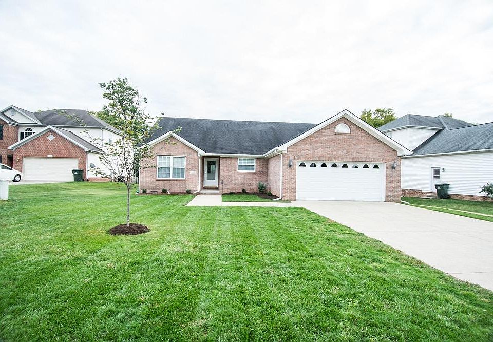 1st image of 107 Carriage Ln