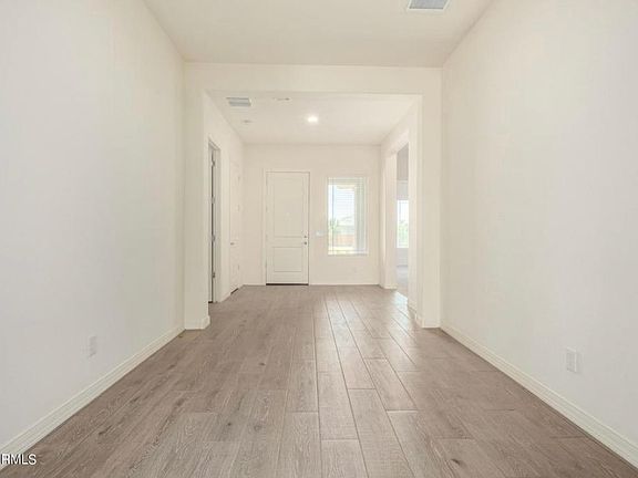 3rd image of 880 W Flamingo Dr