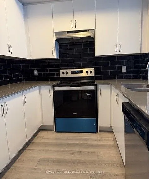 585 Colborne St #513 — Photo 17