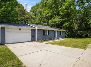 1203 Romayne Dr, Akron, OH