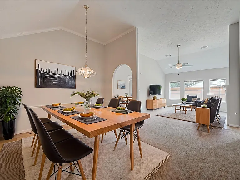 4126 Surreydon Dr — Photo 4