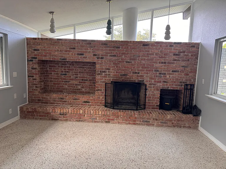 3501 Summit Blvd — Photo 4