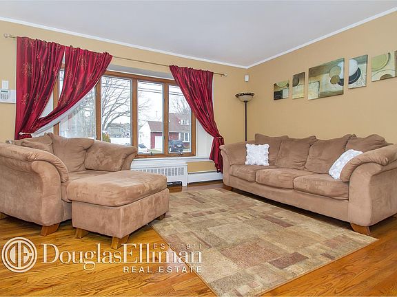 3rd image of 37 Eastwood Dr