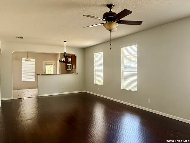 3 bed, 2.0 bath, 1513 sqft, $1,700 — Photo 4