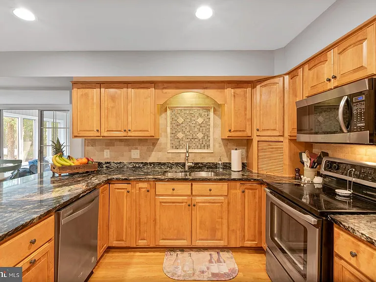 3125 Hannahs Pond Ln — Photo 10