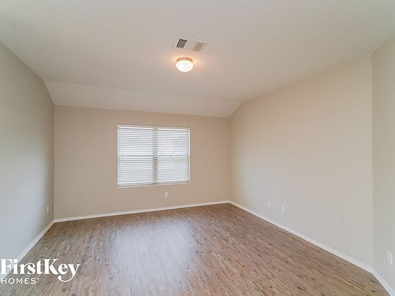 3rd image of 11826 Claudette St