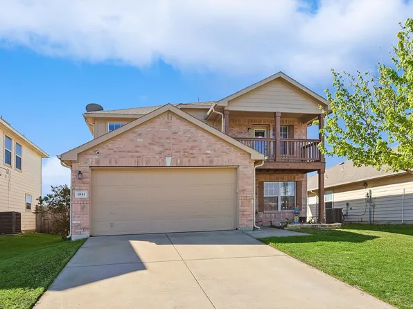 1061 Castle Top Dr, Fort Worth, TX 76052