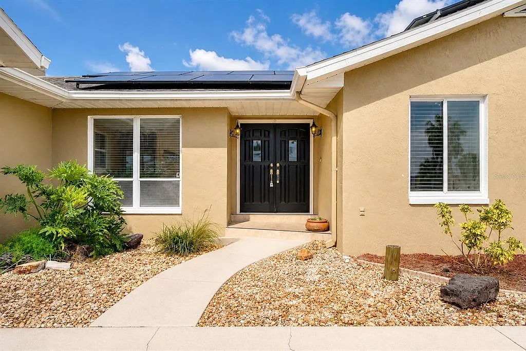 3 bed, 2.5 bath, 1534 sqft, $4,200 — Photo 3