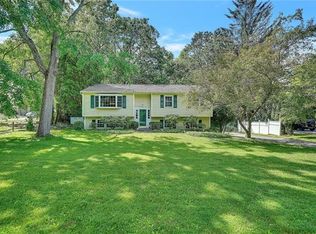 5 Richards Ct, Bedford Hills, NY 10507