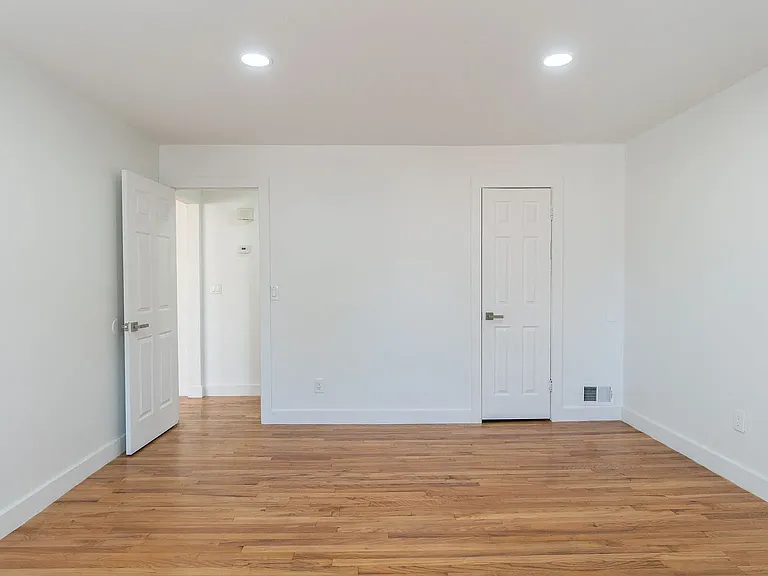 501 Adams Ln #6H — Photo 17