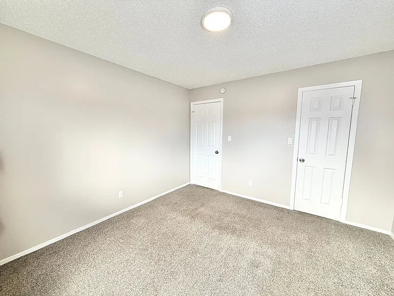918-922 Teal Ct. — Photo 12