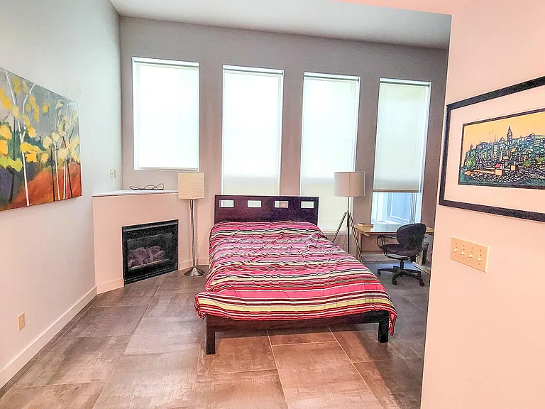 208 W Superior St #230 — Photo 4