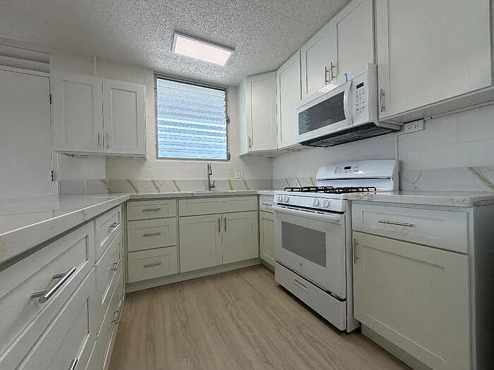 3207 Martha St #302 — Photo 5