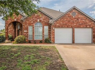 2218 Reedway Ct, Arlington, TX 76018