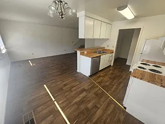 504 Jeanell Dr #22 — Photo 2