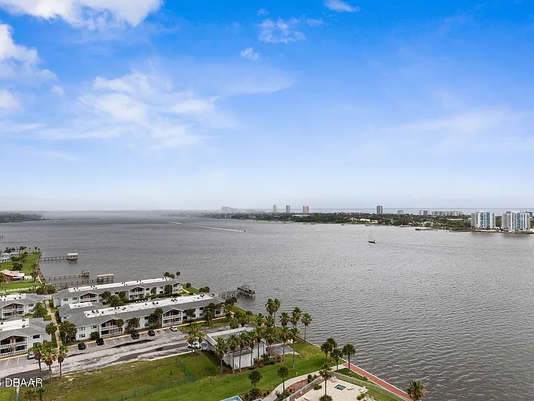 241 Riverside Dr #1710 — Photo 12