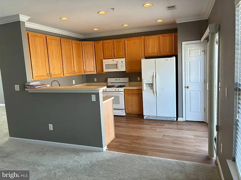 313 Cross Green St #B — Photo 11