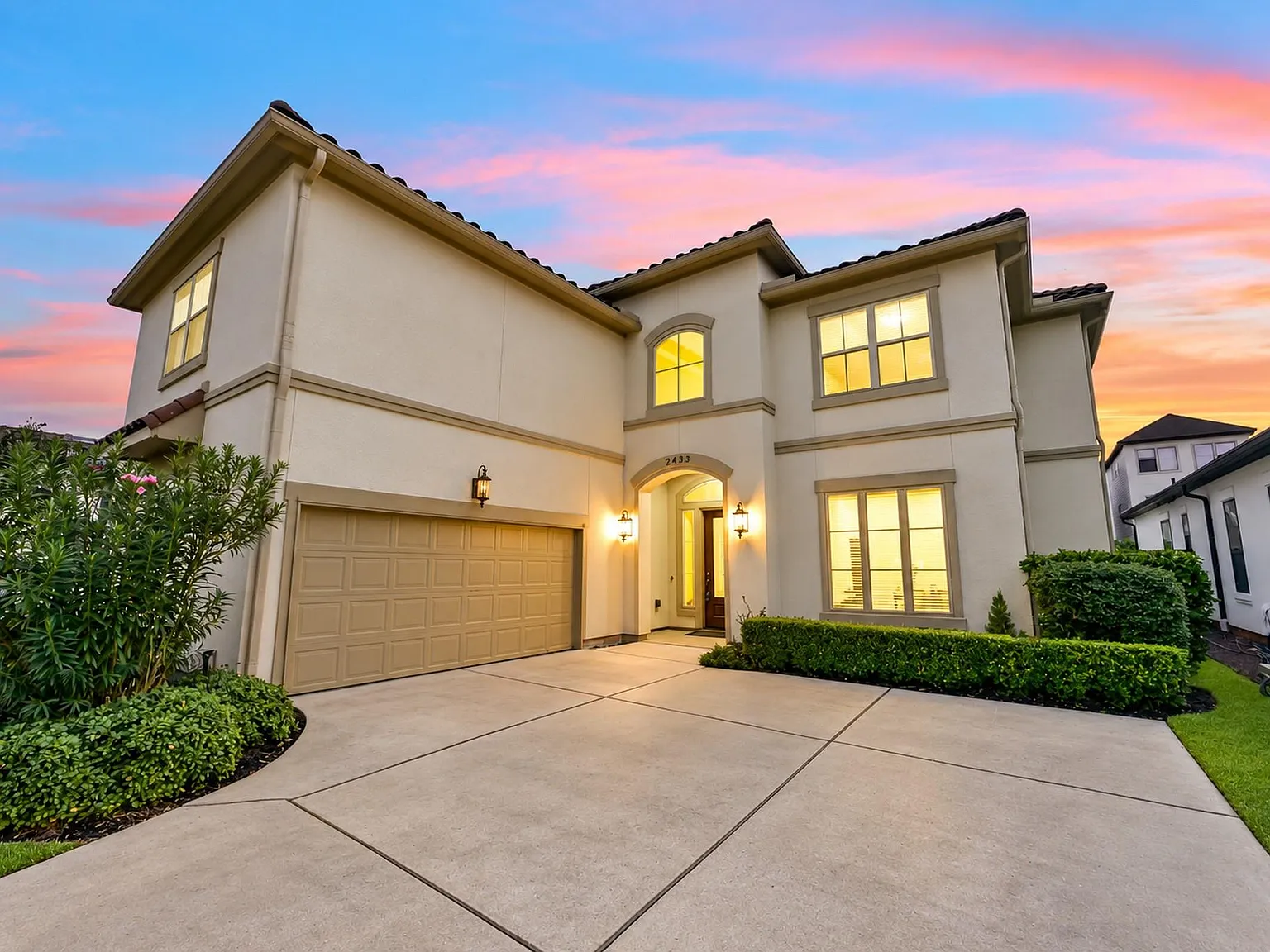 5 bed, 3.5 bath, 4438 sqft, $5,800 — Photo 3