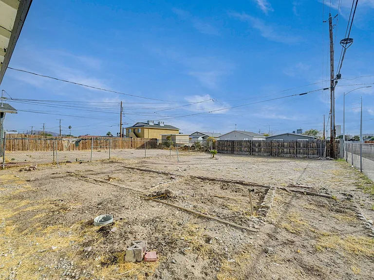 893 W Bartlett Ave — Photo 35
