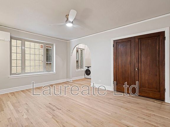 4th image of 1050 N Pearl St APT 105