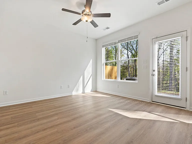 212 Wiltshire Mill Dr — Photo 4