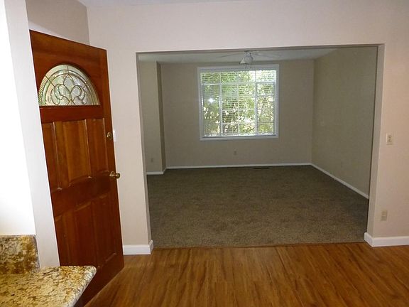 4th image of 2530 H St