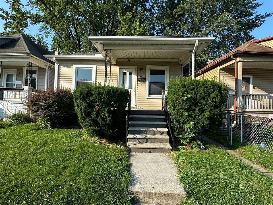 1st image of 24 E Josephine St