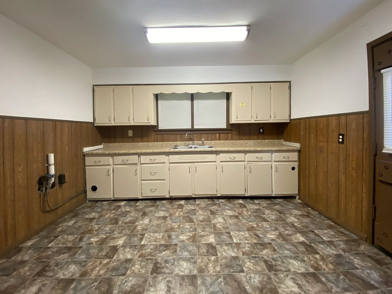 2 bed, $795 — Photo 4