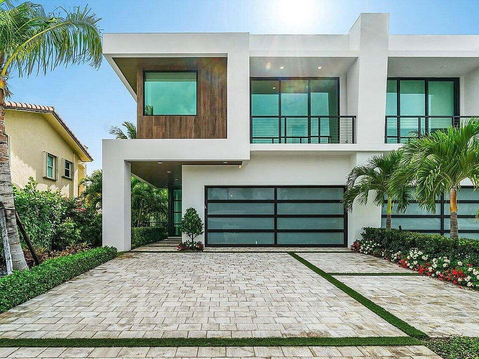 1st image of 326 NE Wavecrest Way