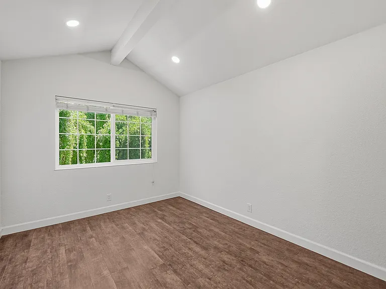 1286 Crestpoint Dr — Photo 6
