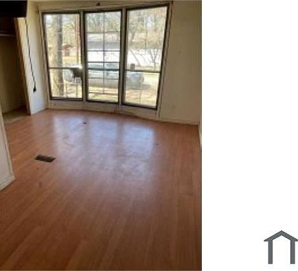 3rd image of 108 Dove Ln