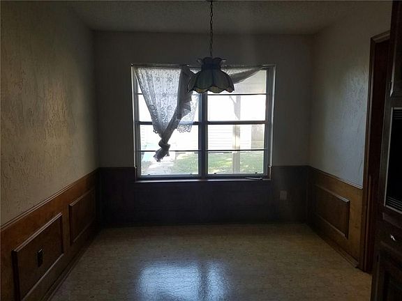5th image of 1009 Westminster Ln