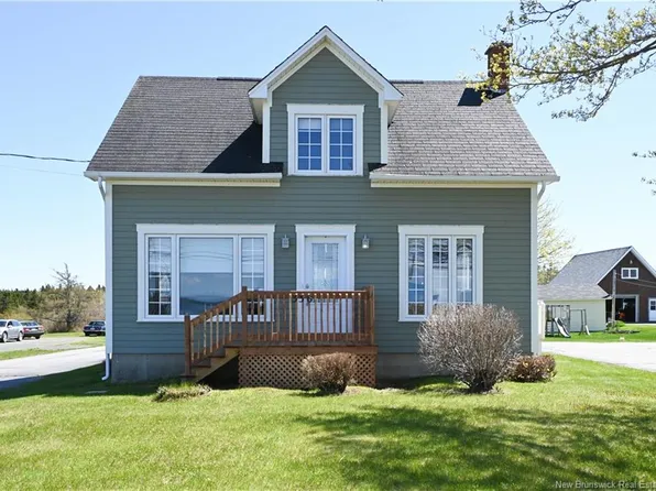 336 Saint Pierre Blvd E, Caraquet, NB E1W 1B4