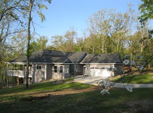 970 Cape Wood Dr, Linn Creek, MO 65052