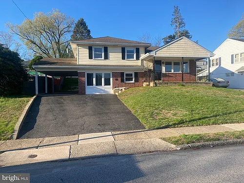 216 Sussex Blvd Photo 1