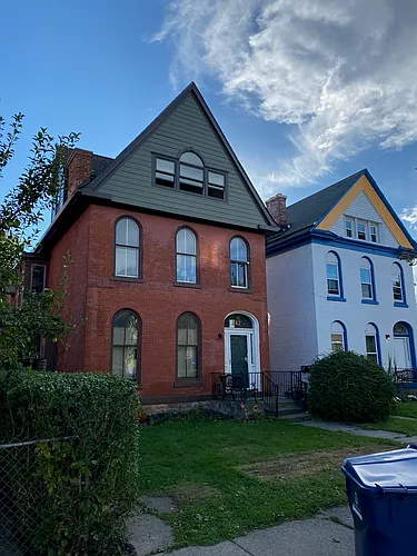 142 Cottage St Photo 1