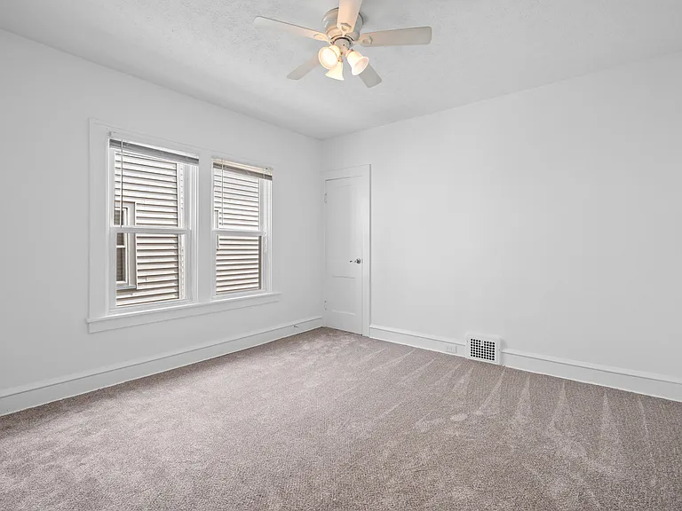 1600 Victoria Ave #DOWN — Photo 14