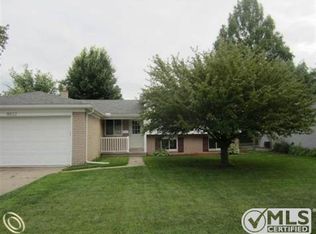 8832 Dill Dr, Sterling Heights, MI 48312